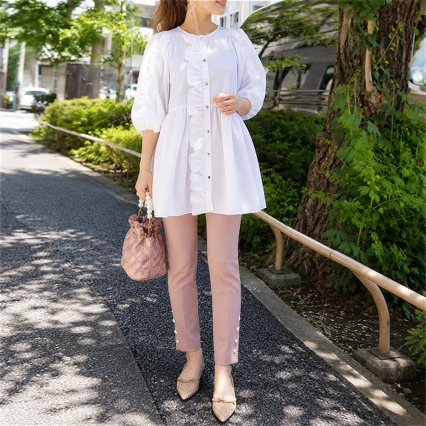outlet】ふりふりふりるのフェミニンブラウス | ＆ LOVE CLOSET
