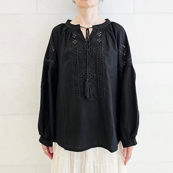 SELECT】カットワーク刺繍ボリュームスリーブ ブラウス | ＆ LOVE CLOSET